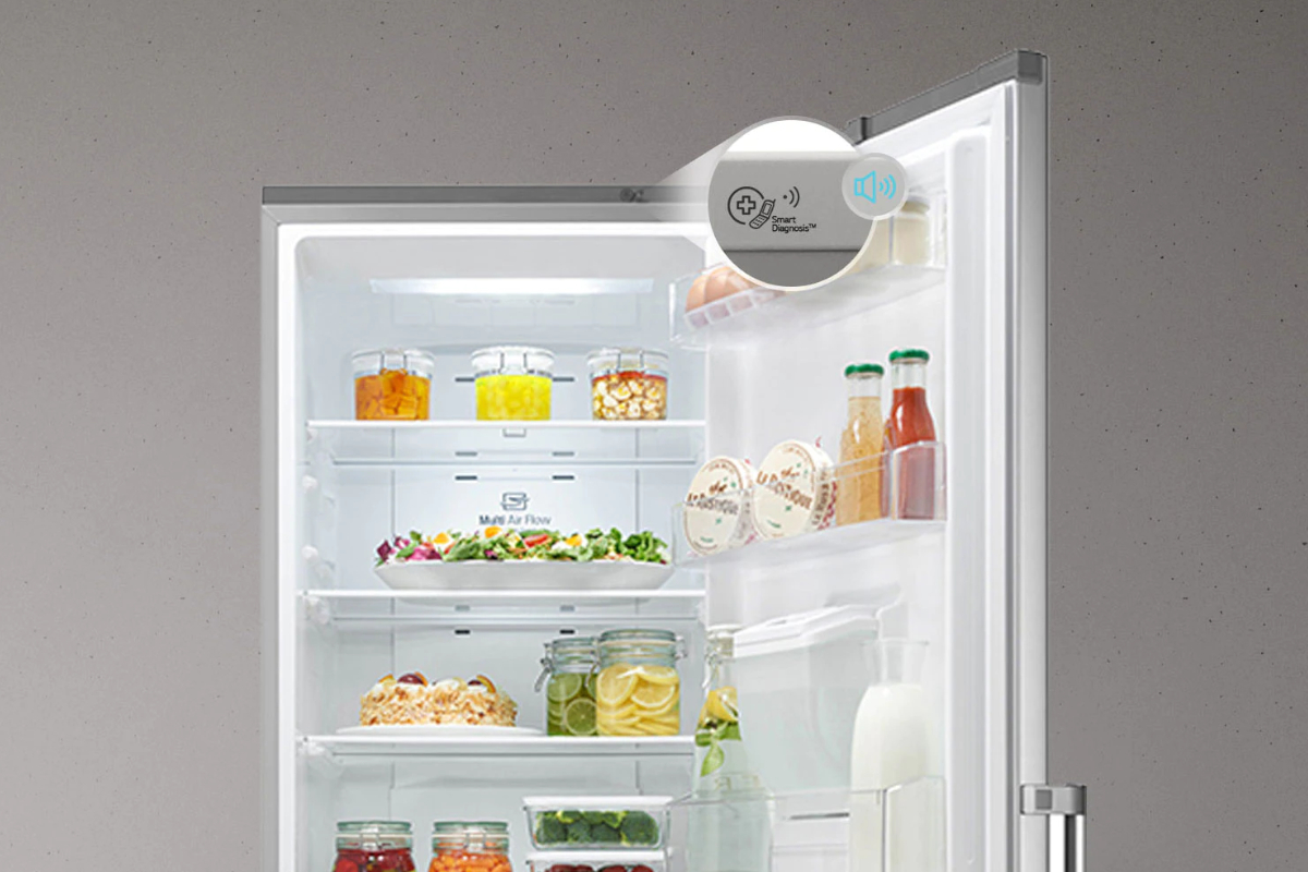 Λήψη του εσωτερικού του ψυγείου που τονίζει την λειτουργία smart diagnosis